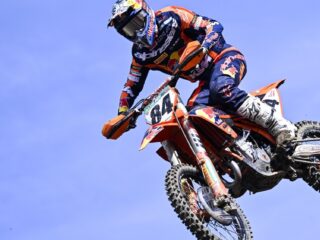 Motorcrosser Jeffrey Herlings wint GP van Spanje: 'Hij komt op eenzame hoogte'