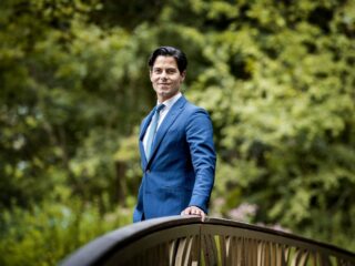 De nieuw gekozen lijsttrekker Jetten van D66 wil het land verenigen