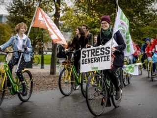 'Jongeren hebben schop onder de kont nodig'