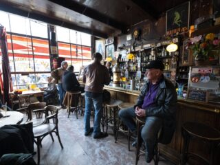 750 jaar Amsterdam, maar hoe staat het ervoor met de dialecten en taal van de stad?