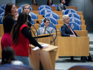 De tijd dringt, maar coalitie en Tweede Kamer willen met het oog op de verkiezingen overwinningen binnenslepen