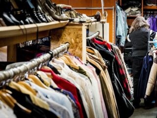 De kringloopwinkel: 'Goed voor economie, socialisatie en de wereld'