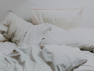 Wat is het verband tussen sluipen, slopen en een kussensloop?