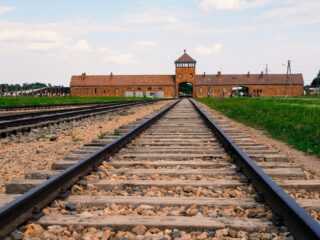 Efraim Zuroff, de laatste nazi-jager, sprak in Enschede