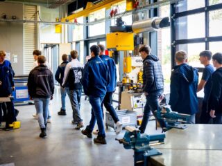 Steeds minder mbo-studenten: 'Er zit iets heel erg scheef in de beeldvorming'