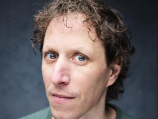 Waarom podcast 'Hier hing een schilderij' tekortschiet volgens Micha Wertheim