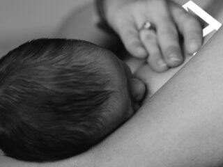 Zorgverzekeraars belonen kraamzorg als moeders borstvoeding geven