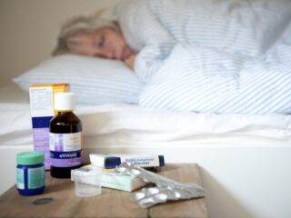 Stand.nl: 'Online verkoop medicijnen moet aan banden worden gelegd'