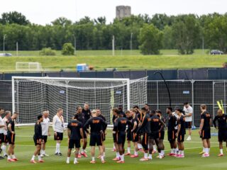 Stand.nl: 'Ik ga vannacht Oranje kijken'
