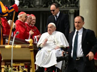 Heeft paus Franciscus de kerk ander gezicht gegeven? 'Sociaal progressief, ethisch wel nog conservatief'