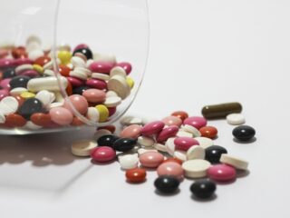 Deze overredingstactieken gebruiken farmaceuten om artsen te beïnvloeden