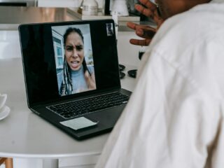 Waarom klagen niet gezond is, maar we er ook niet mee moeten stoppen