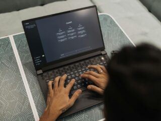 Waarom je ChatGPT beter niet kunt vragen op wie je moet stemmen