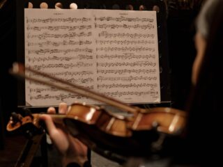 100 jaar! Deze beroemdheden zaten in het oudste jeugdorkest ter wereld