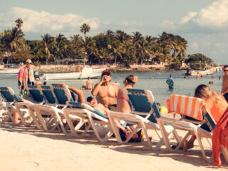 Van vakantie naar werk zonder stress: zo houd je het vakantiegevoel vast