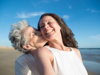 Steeds meer ouders zijn vrienden met hun kind: hoe gezond is dat?