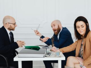 Deze vrouw begeleidt mensen die beschuldigd zijn van grensoverschrijdend gedrag