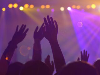 Wordt uitgaansgeweld heftiger? 'Ik heb complete machetes uit broekspijpen zien vallen'