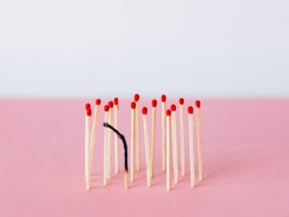 1 op 5 werknemers heeft burn-outklachten: 'Je loopt non-stop op de toppen van je tenen'