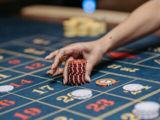 Gokverslaving bij jongeren in de lift: casino’s waarschuwen vaker