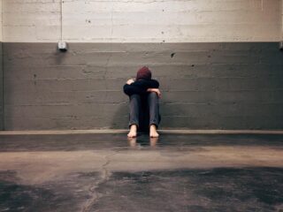 Gaan jongeren te snel naar de psycholoog? 'Ouders moeten kinderen leren omgaan met frustratie'