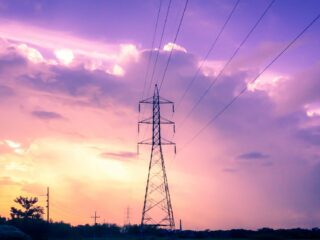 Deze school werd gebeld dat ze te veel stroom gebruiken; de reden zal je verbazen