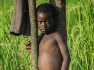 'Hoe lichter de huidskleur, hoe sneller een sponsor voor een kind'
