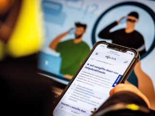 Politie bezoekt voortaan slachtoffers online criminaliteit: 'Te lang onderschat'