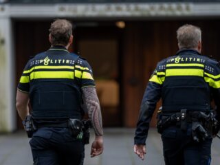 Politieagent mag bij eed voortaan zweren op god naar keuze: 'Niet goed doordacht'