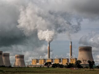 Honderdduizend banen lopen gevaar door klimaatbeleid: 'Help die mensen'