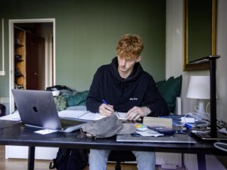 Prestatiedruk treft meerderheid van de jongeren: 'Falen lijkt geen optie meer'