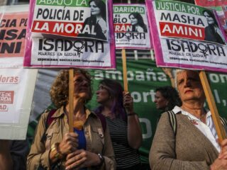 Protest tegen Iraans regime gaat door, ook twee jaar na dood Mahsa Jina Amini