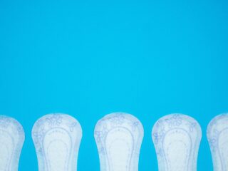 Geschiedenis van menstruatie moet zichtbaar worden in deze tentoonstelling