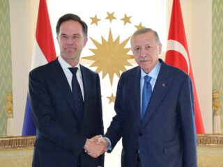 Rutte 'uitermate geschikt' als nieuwe NAVO-leider? 'Ze zullen hem niet als bedreiging zien'