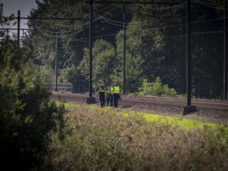 Zijn boeren betrokken bij sabotage op treinspoor? FDF wil er geen afstand van nemen