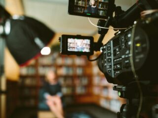 Een 74-jarige vrouw die een tiener speelt: is leeftijdsblind casten de toekomst?