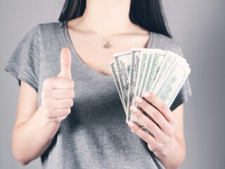 Geld maakt niet gelukkig, filosoof Damiaan Denys legt uit