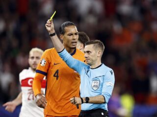 Het tenue van de scheidsrechter: 'Neutraliteit en afwijzing van ijdelheid'