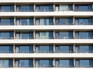 Waarom het in Arnhem niet goed lukt om de schulden van arme gezinnen kwijt te schelden