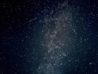 Nieuwe satelliet BlueWalker 3 schijnt zo helder als de helderste sterren