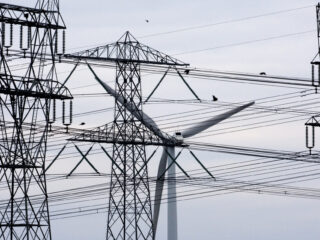 Overvol stroomnet vraagt om 'vloeken in de transitiekerk'