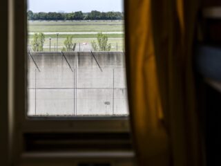 Tekorten in het gevangeniswezen 'door hogere strafeisen, werkdruk en minder plek'