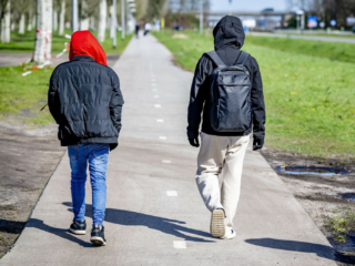 Meer diefstallen door asielzoekers in Ter Apel, winkeliers zijn 'machteloos'