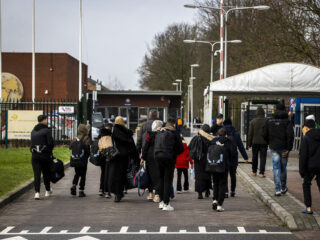 Burgemeester Vlaardingen begrijpt oproep, maar: 'Ik verwacht dat derdelanders naar Ter Apel gaan'