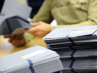 Waarom verloopt de afhandeling van de toeslagenaffaire zó stroef?