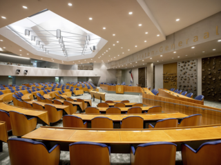 Voormalig topambtenaar: 'De overheid slaat door in goed bedoelde openheid'