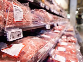Moet er een vleestaks komen? 'Vlees eten levert samenleving juist veel op'