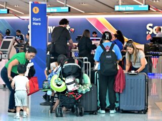 Wat moet je doen bij een natuurramp op vakantie?