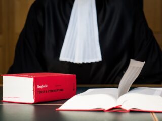 Wetboek kan genderneutraler: 'Raadsman kan je gemakkelijk veranderen in advocaat'
