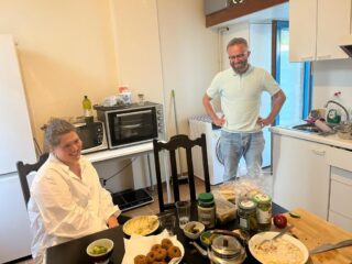 Chef-kok Iyas speurt in zijn vrije tijd naar handlangers van Assad in België